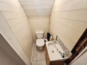 Guest wc- click for photo gallery